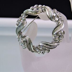 Coro Brooch Leaf Wreath Vintage Jewelry Signed